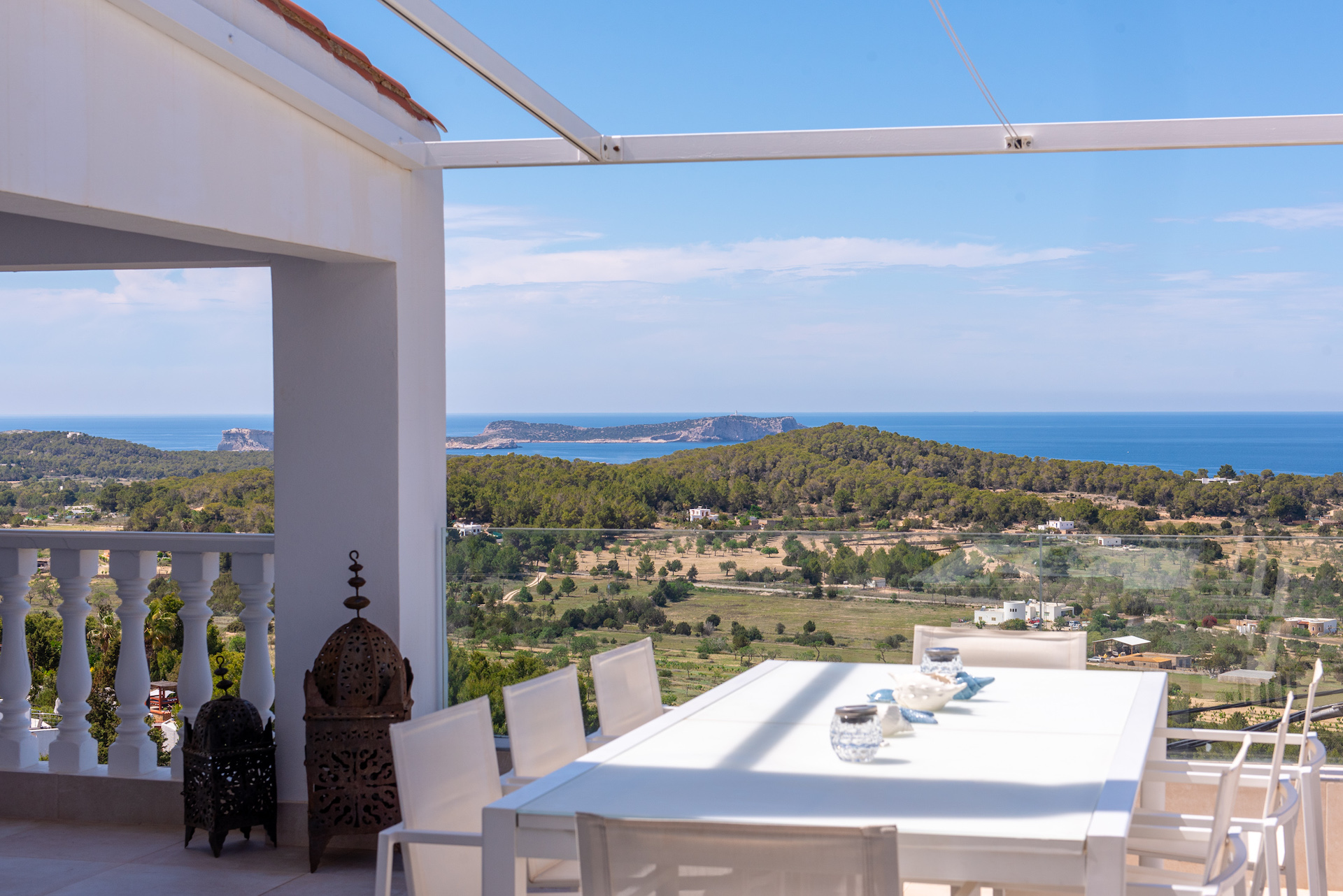 Resa estates Ibiza san Jose te koop villa main views.jpg